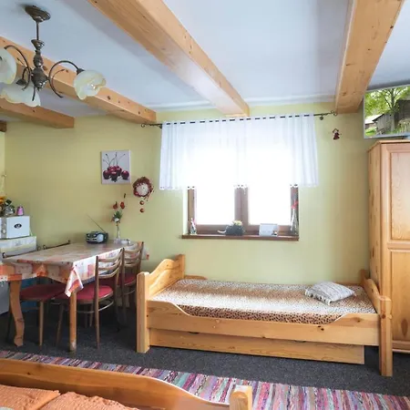 Drevenica Mak Kristian * Kvačany